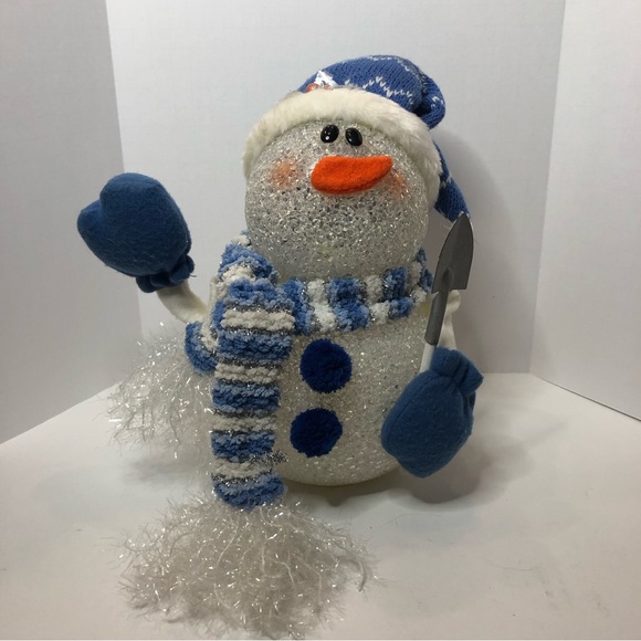 Plastic Snowman Singing Winter Figurine - Picture 2 of 5